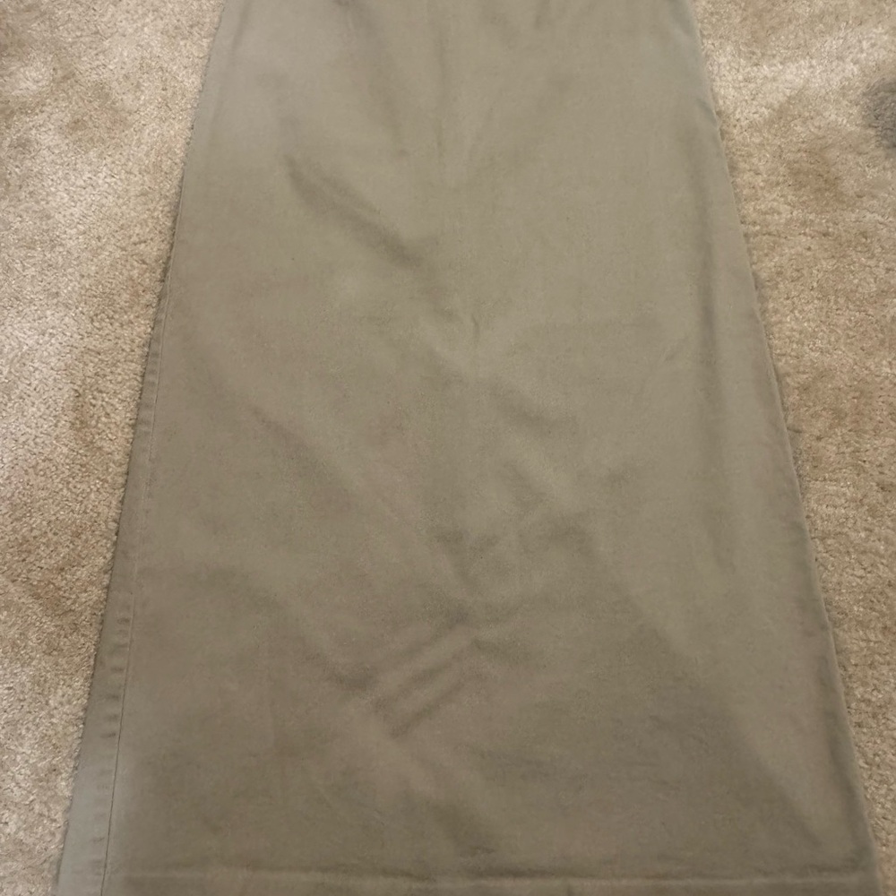 Size 8 Ann Taylor Classic neutral taupe stretch midi Pencil Skirt